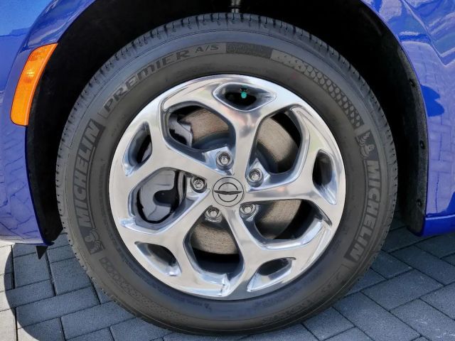 Chrysler Pacifica Limited