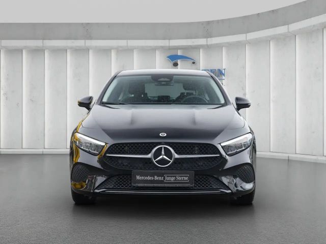 Mercedes-Benz A 180 Hatchback Progressive