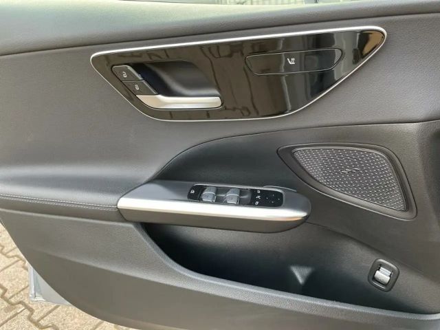 Mercedes-Benz C 180 Sedan