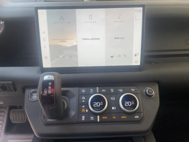 Land Rover Defender 110 D300 Dynamic SE