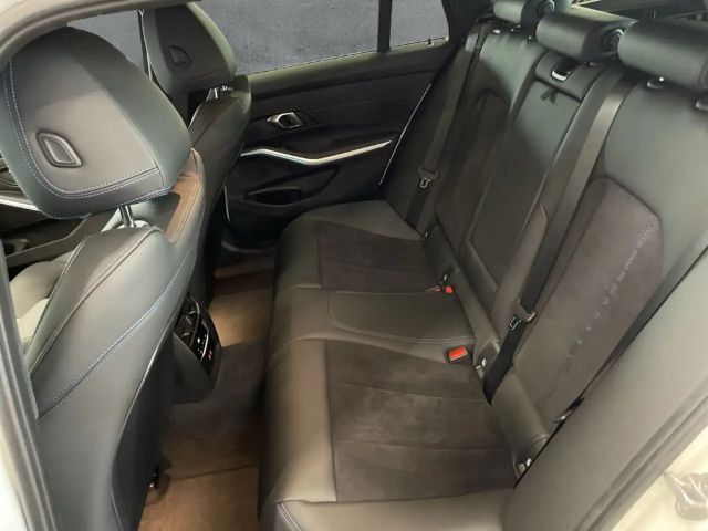BMW 330 330e M-Sport Touring