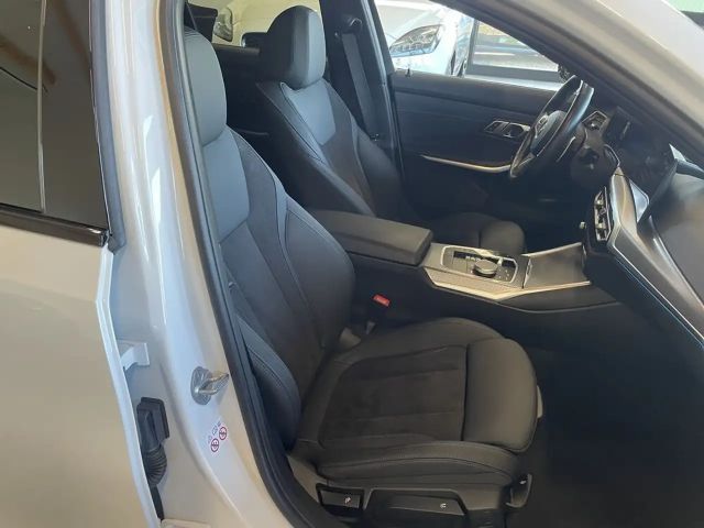 BMW 320 320d M-Sport Touring xDrive