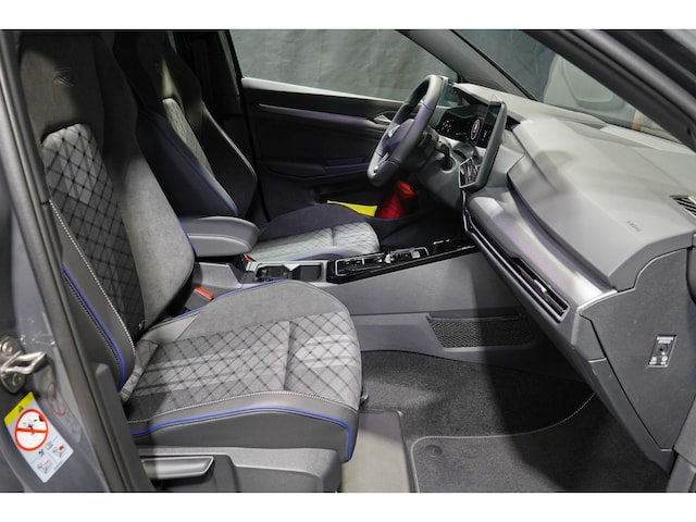 Volkswagen Golf 1.5 eTSI Plus Style