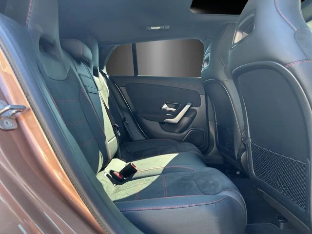 Mercedes-Benz CLA 200 AMG Line