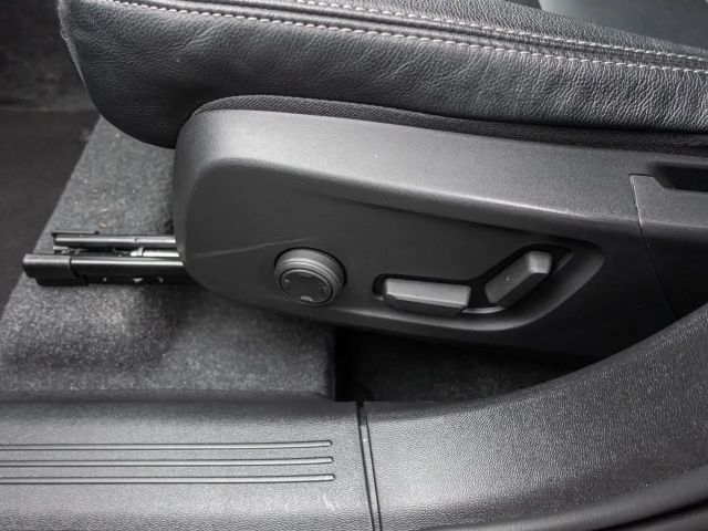 Volvo XC40 Dark Plus