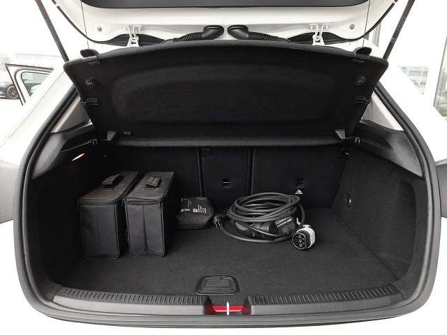 Mercedes-Benz A 250 A 250 e