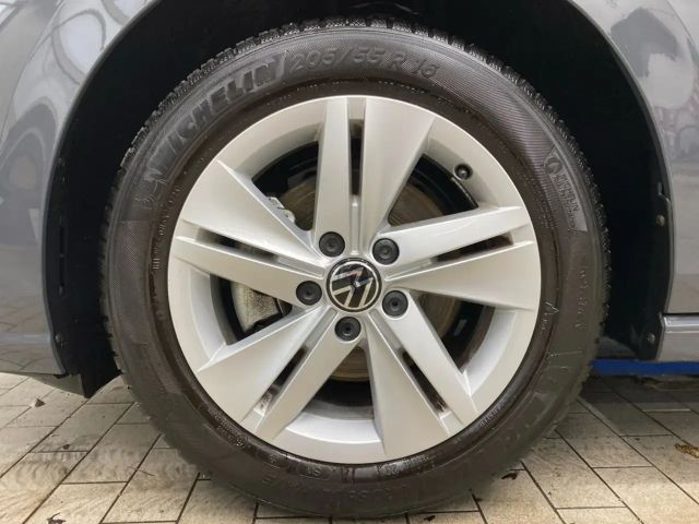 Volkswagen Golf 1.5 eTSI DSG Variant