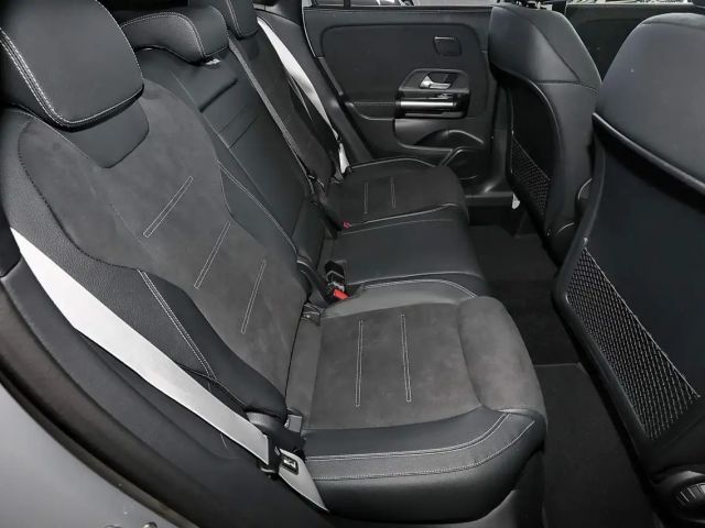 Mercedes-Benz GLA 200 AMG Line