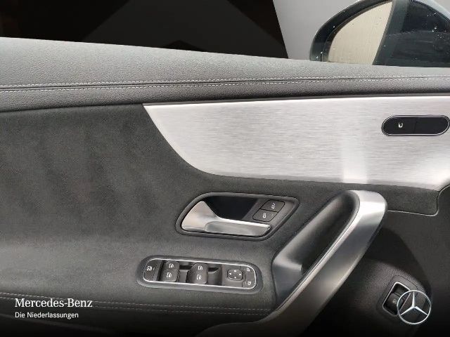 Mercedes-Benz A 250 A 250 e AMG Line