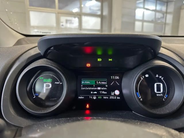 Toyota Yaris Hatchback Hybride Team D