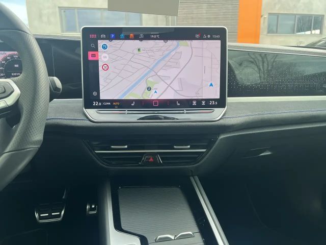 Volkswagen Passat DSG IQ.Drive R-Line Variant