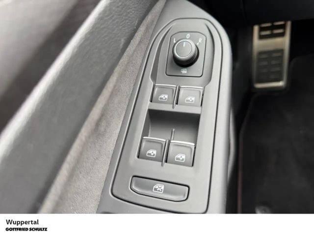 Volkswagen Golf GTI e-Golf