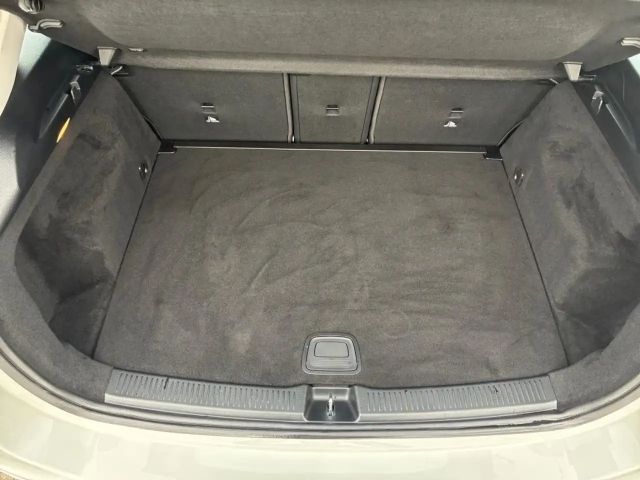 Mercedes-Benz B 180 Sedan