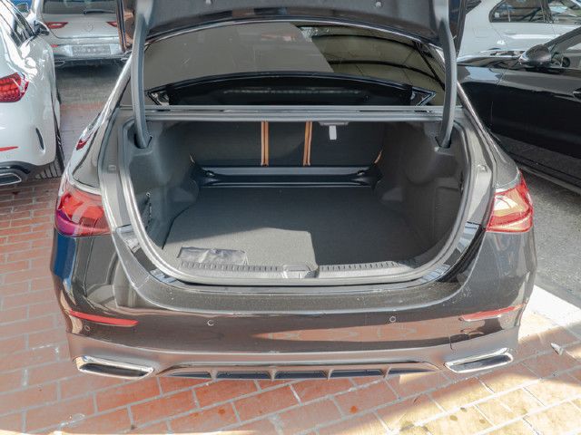 Mercedes-Benz E 200 4MATIC Sedan