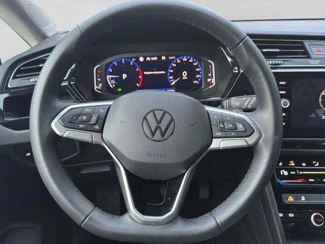 Volkswagen Touran 1.5 TSI DSG R-Line