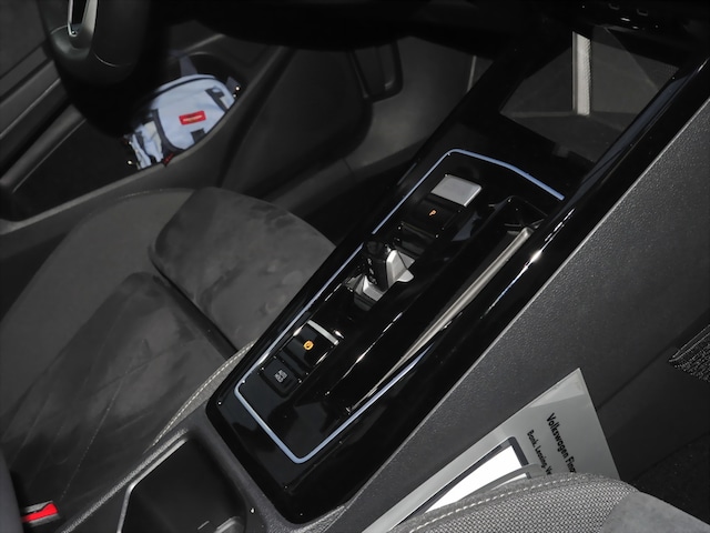 Volkswagen Golf 2.0 TSI Golf VIII Style