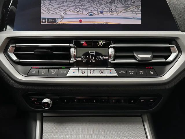 BMW 330 330e Sedan