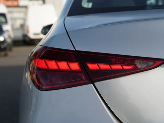 Mercedes-Benz C 180 AVANTGARDE Sedan