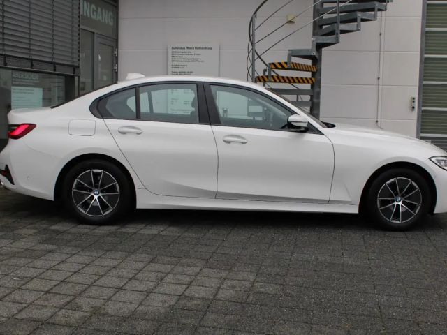 BMW 320 320d Sedan Sport Line