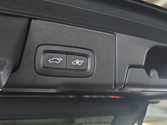 Volvo XC60 Dark Plus