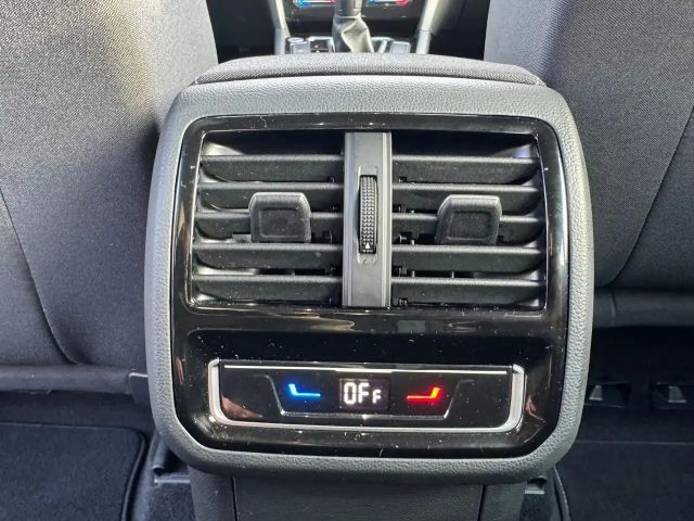 Volkswagen Passat 1.5 TSI Business DSG Variant