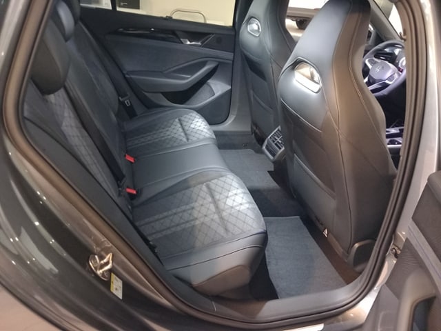 Volkswagen Passat 2.0 TDI R-Line Variant