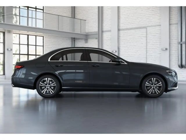 Mercedes-Benz E 220 AVANTGARDE E 220 d Sedan