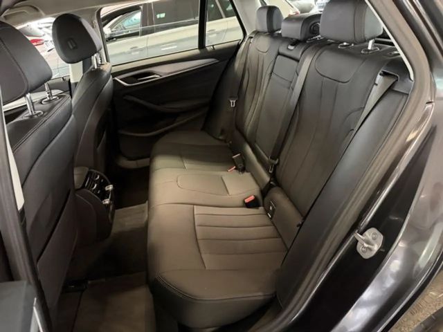 BMW 520 520d Business Line Touring xDrive