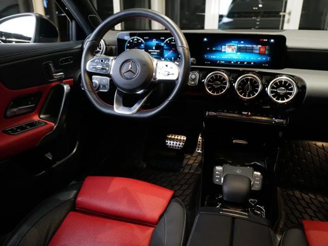 Mercedes-Benz A 250 4MATIC AMG Line