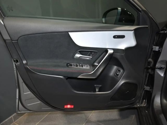 Mercedes-Benz A 200 AMG Line