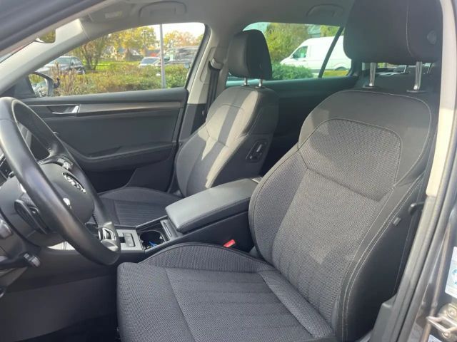 Skoda Superb 2.0 TDI Combi Style Style