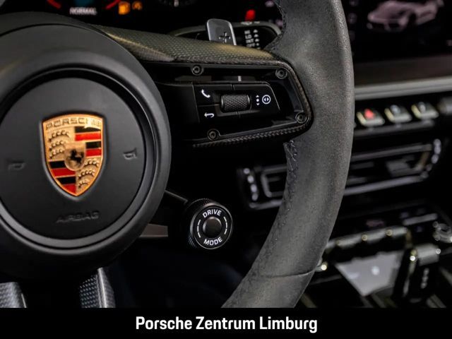 Porsche 992 4 Cabrio Carrera GTS