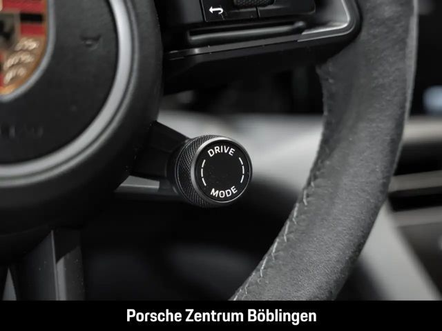 Porsche Taycan 4 Cross Turismo