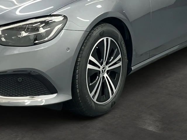 Mercedes-Benz E 220 AVANTGARDE E 220 d Estate