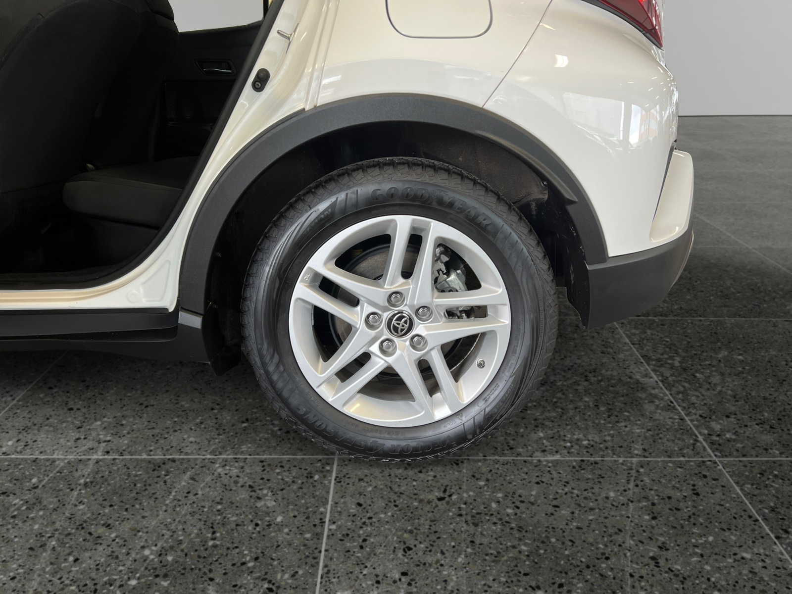 Toyota C-HR 5-deurs Basis
