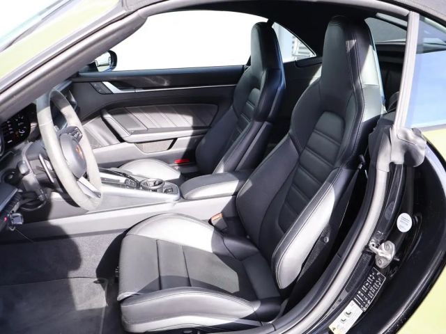 Porsche 992 Cabrio Carrera GTS