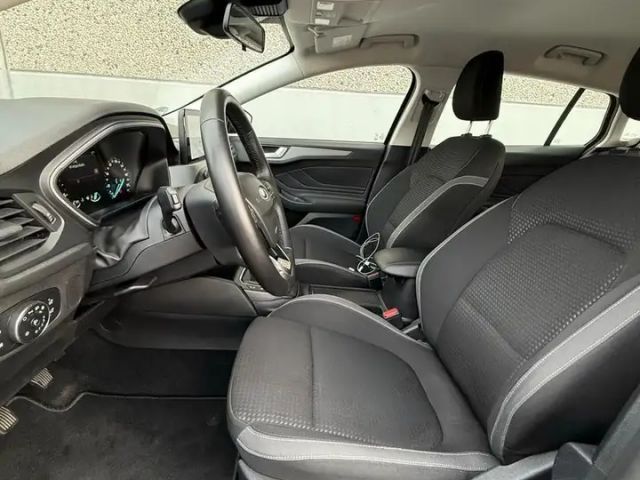 Ford Focus Cool & Connect Wagon