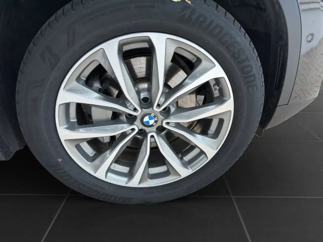 BMW X3 xDrive30i
