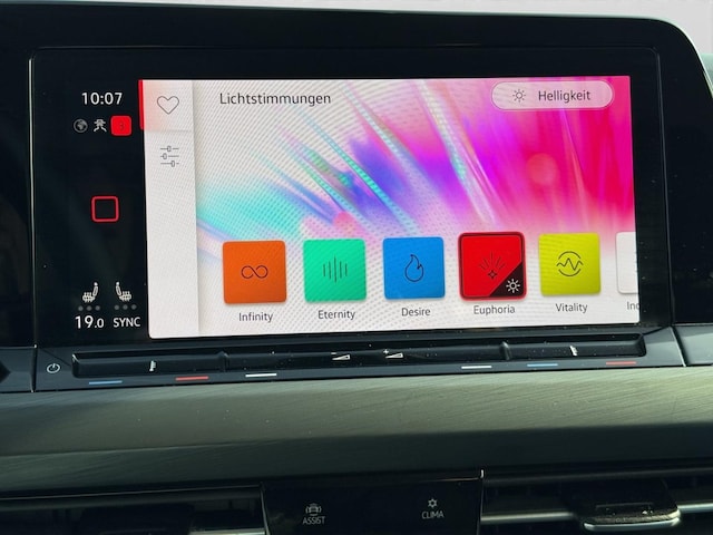 Volkswagen Golf 2.0 TDI DSG Style Variant