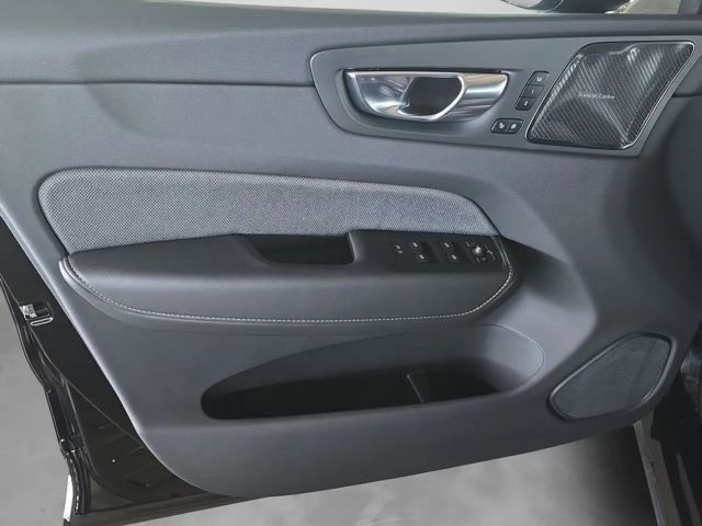 Volvo XC60 AWD Dark Plus