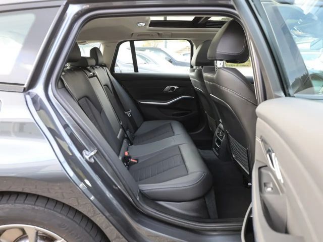 BMW 330 330e Sport Line Touring xDrive