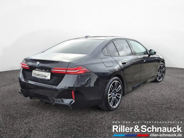 BMW 520 520d M-Sport Sedan