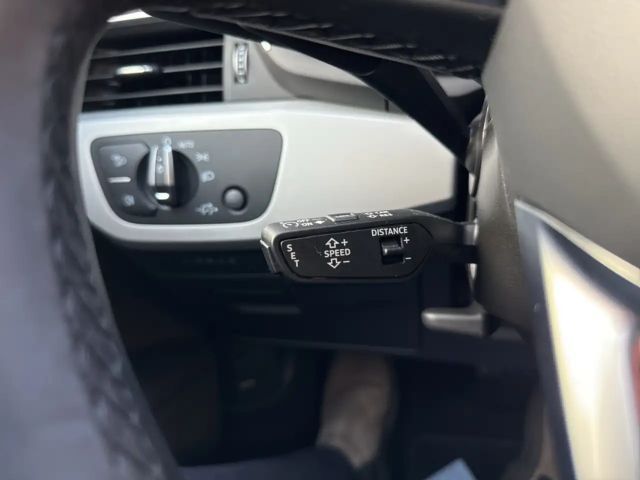 Audi A4 35 TFSI Avant S-Tronic