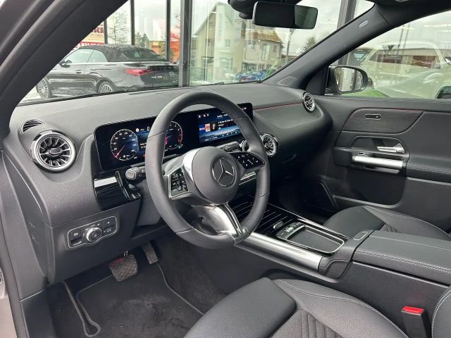 Mercedes-Benz GLA 200 Progr. Night AHK Multibeam Distro. Magno