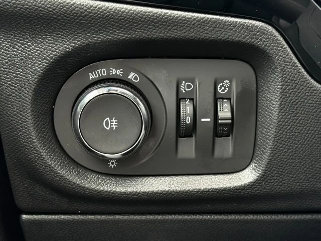 Opel Corsa Yes 1.2 SONDERMODELL*SHZ+LHZ*PDC*DAB