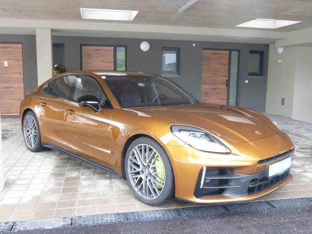 Porsche Panamera 4 E-Hybrid Turbo