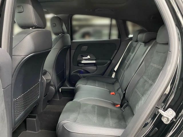 Mercedes-Benz GLA 200 AMG Line