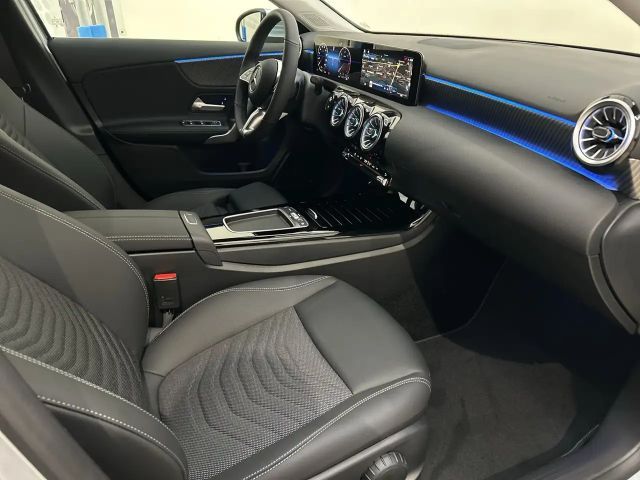 Mercedes-Benz A 180 A 180 d Hatchback