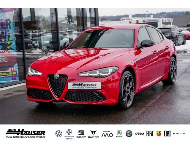 Alfa Romeo Giulia AT8 Q4 Turbo