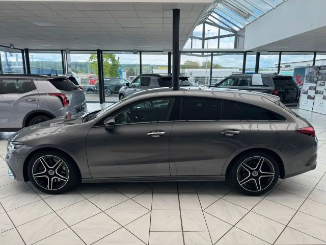 Mercedes-Benz CLA 200 AMG Line